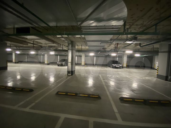 Машиноместо, 14 м²