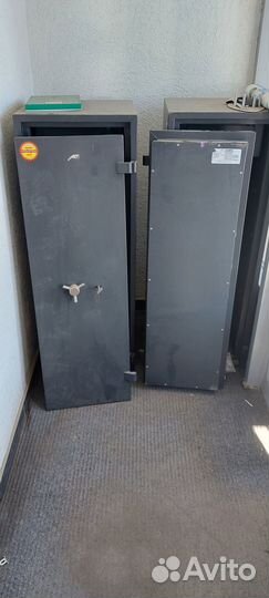 Сейф металлический