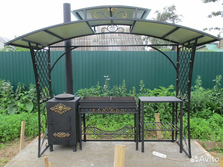 Кованый мангал с крышей