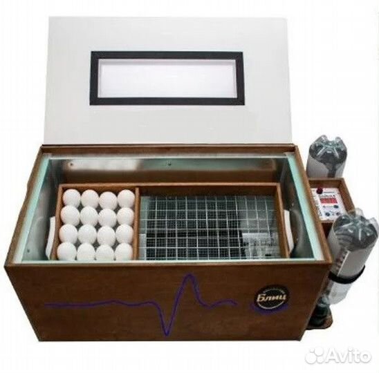 Удобный инкубатор Блиц Байкал до 72 яиц цифровой