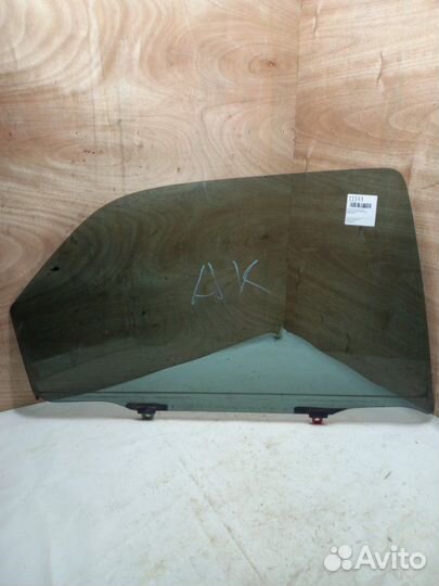 Стекло двери заднее правое Toyota Vista Ardeo SV50