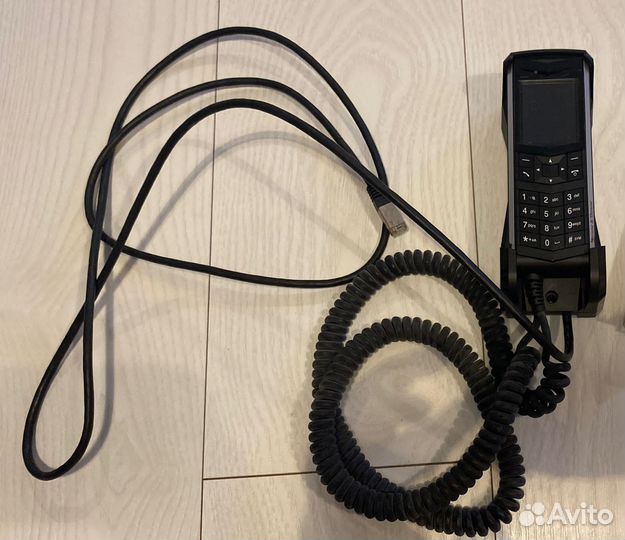 Спутниковый телефон