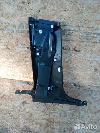 Обшивка центральной стойки правая нижняя BMW 7