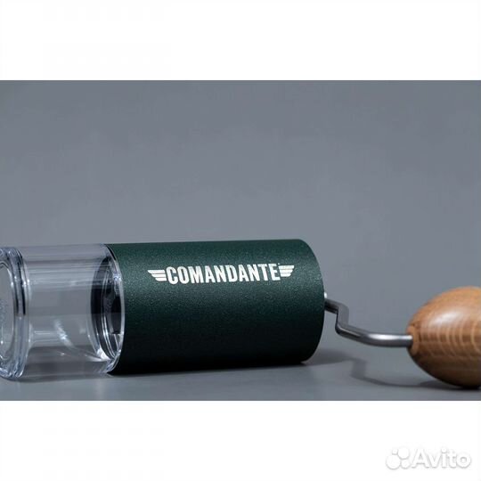 Comandante c40 racing green