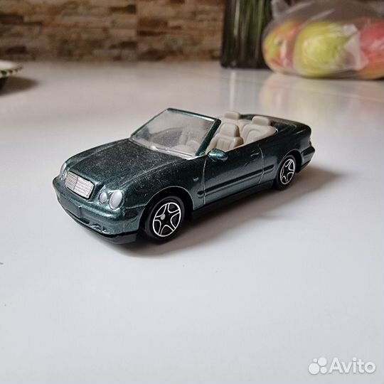 Mercedes-Benz CLK Convertible Matchbox 1:60
