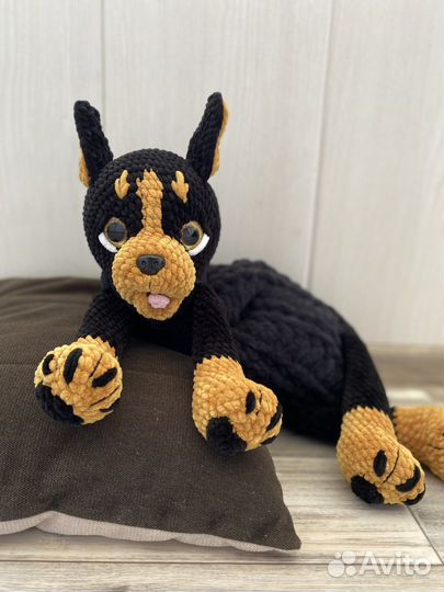 Вязаная игрушка пижамница