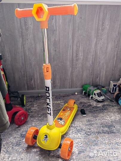 Самокат детский трехколесный