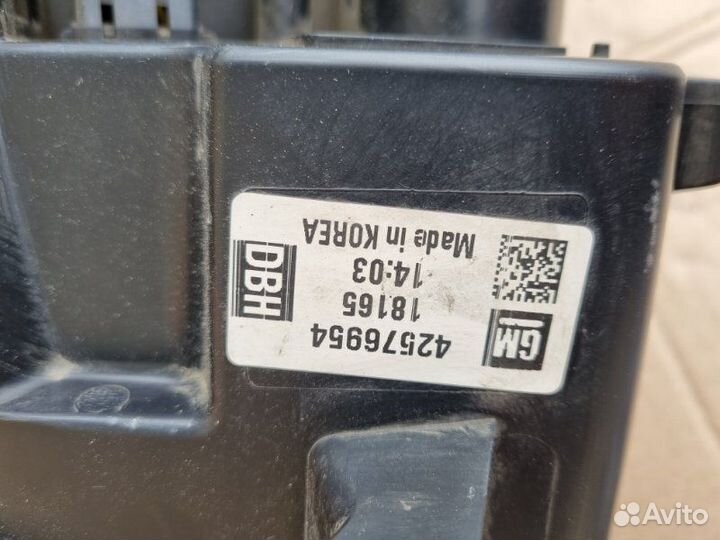 Фара передняя правая Chevrolet Trax 2016