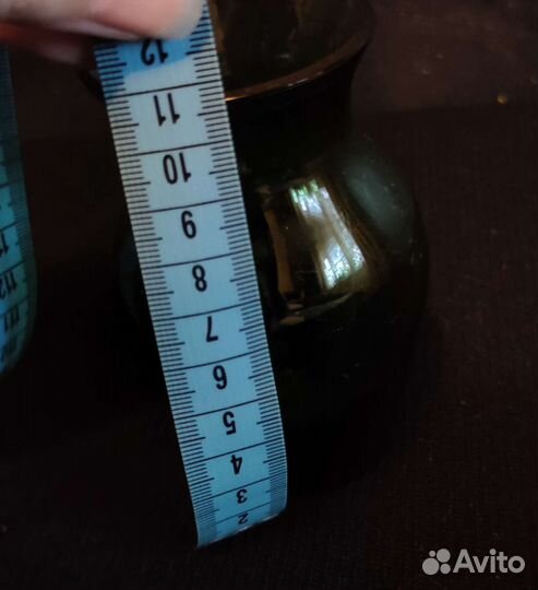 Маленькая зеленая вазочка