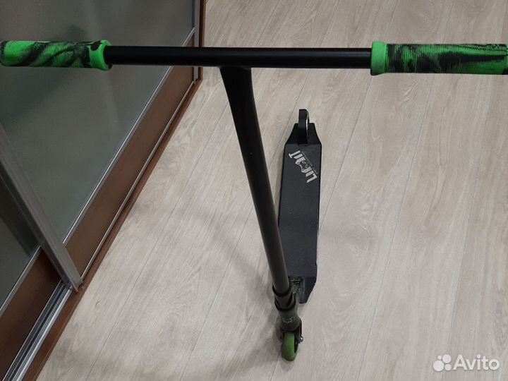 Трюковой самокат Limit