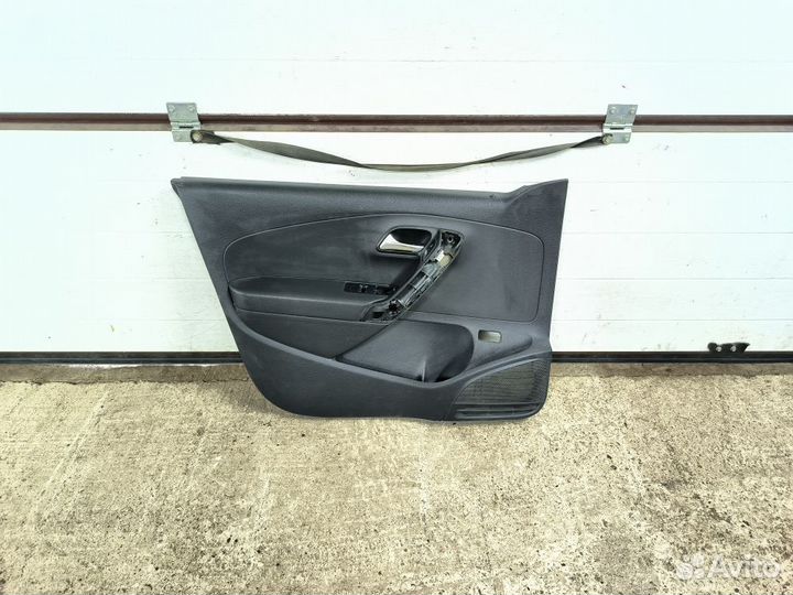 Обшивка двери передней левой Volkswagen Polo V