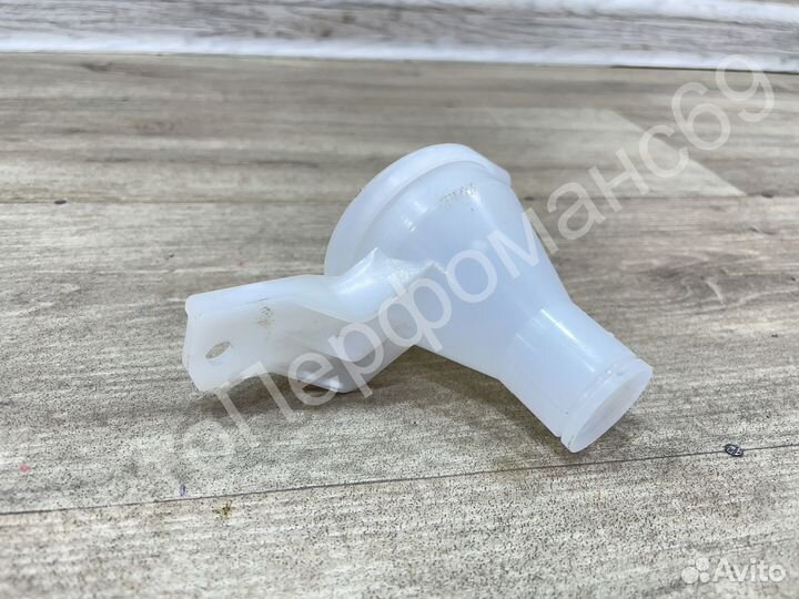 Горловина бачка омывателя Outlander Lancer ASX