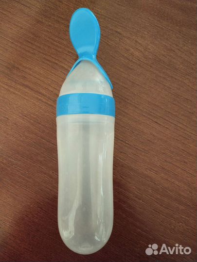 Силиконовая бутылочка с дозатором для прикорма