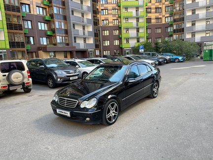 Mercedes-Benz C-класс 2.5 AT, 2005, 290 000 км