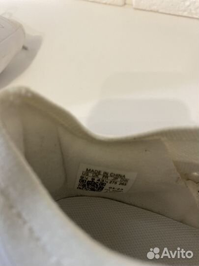 Футбольные бутсы adidas