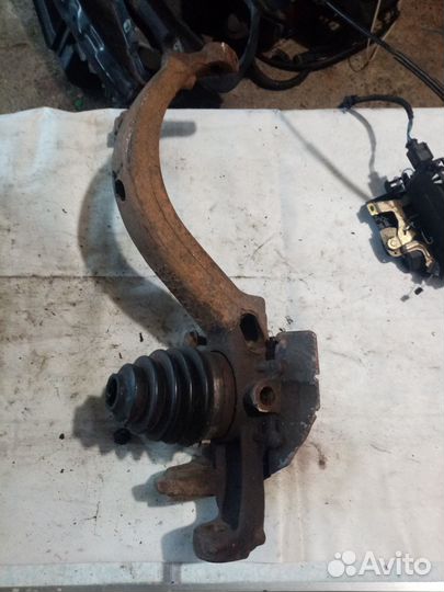 Поворотный кулак лев Audi a4 b5 volkswagen passat