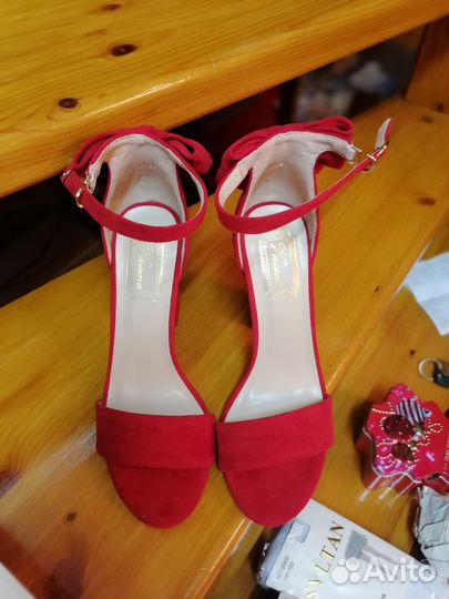 Босоножки женские 37 размер на каблуке