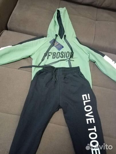 Костюм для мальчика новый 116 122