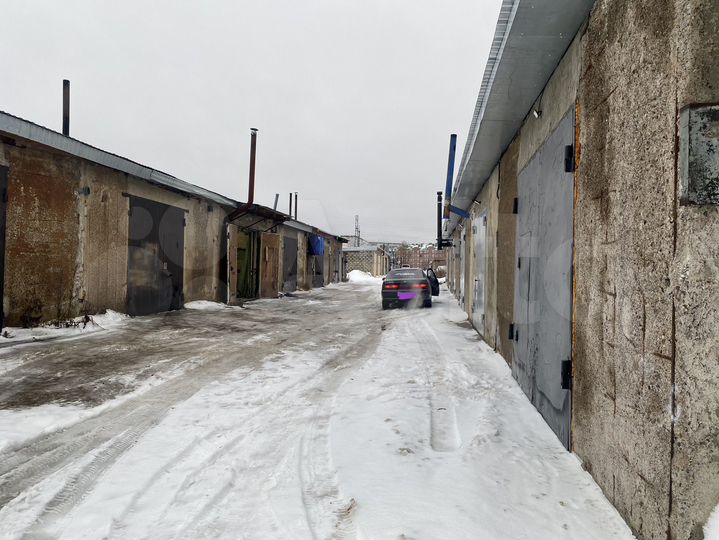 Гараж, > 30 м²
