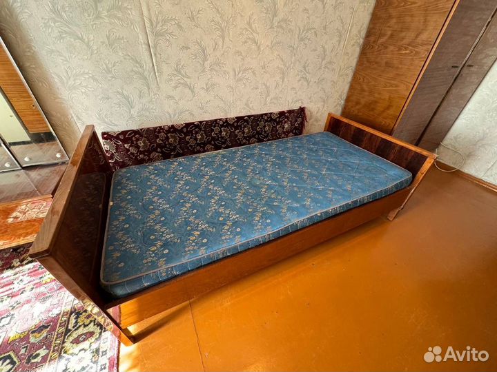 Кровать с матрасом бу