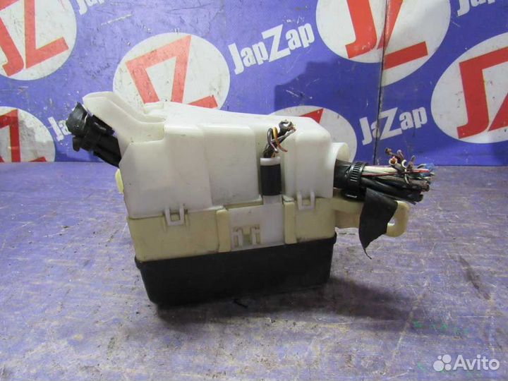 Блок предохранителей, реле Toyota Funcargo I (199