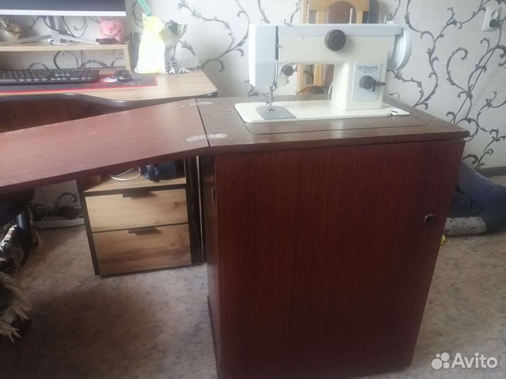 Швейная машина Чайка 134