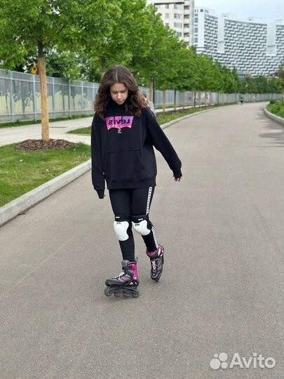 Инструктор по роликам