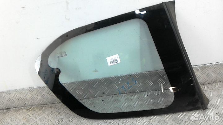 Стекло боковое Kia Carnival