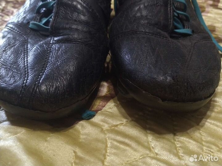 Детские футбольные бутсы