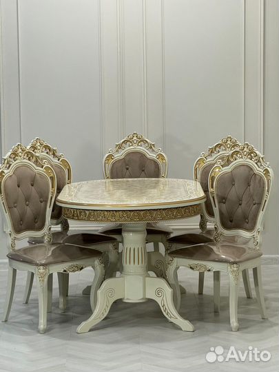 Стол и стулья в гостиную. В наличии