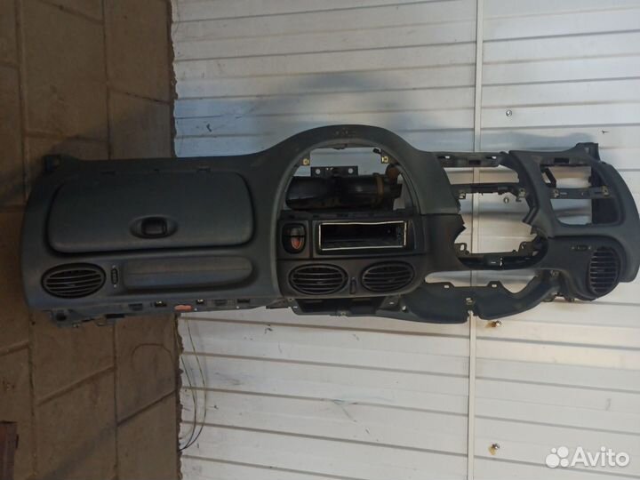 Торпедо renault Megan 1