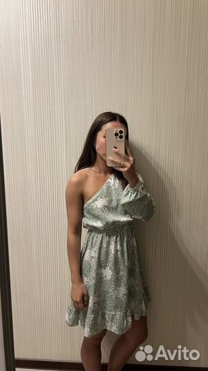 Платье на одно плечо