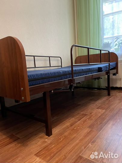 Медицинская кровать для лежачих больных
