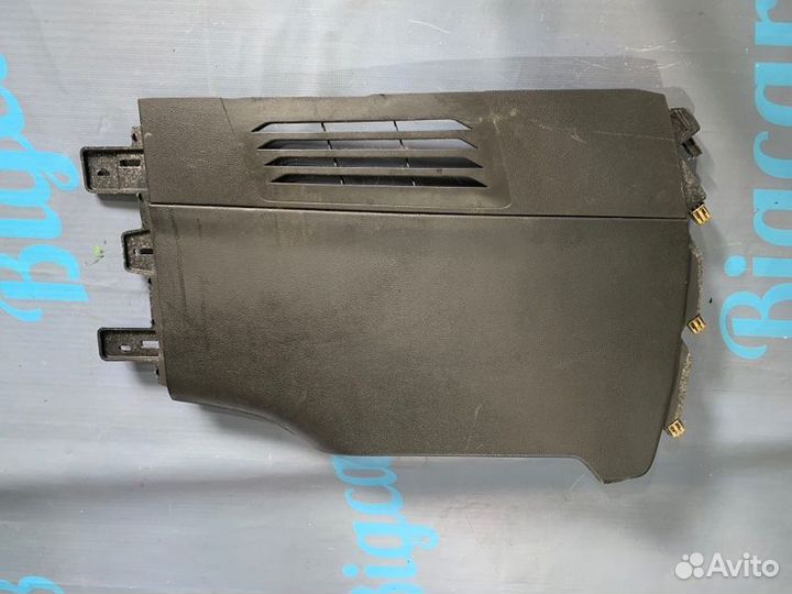 Панель центральной консоли правый Cadillac