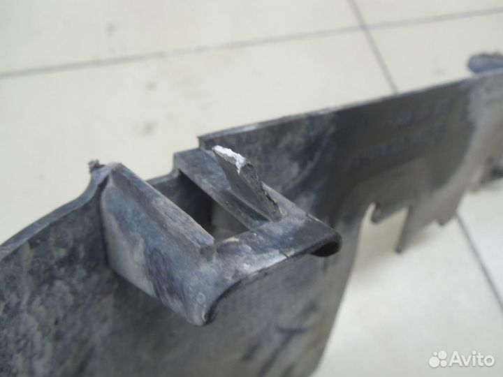 Воздуховод радиатора левый Tiguan 2007-2011