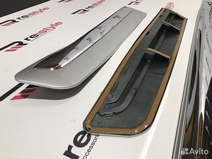 Молдинги дверей Lexus LX570 2012-2015 U610