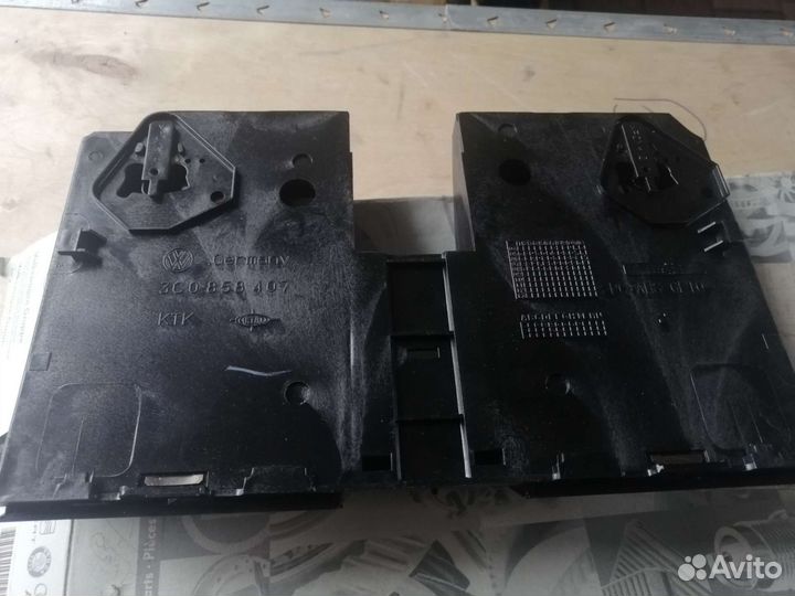 Бардачек Passat B6 3C0858407K33N