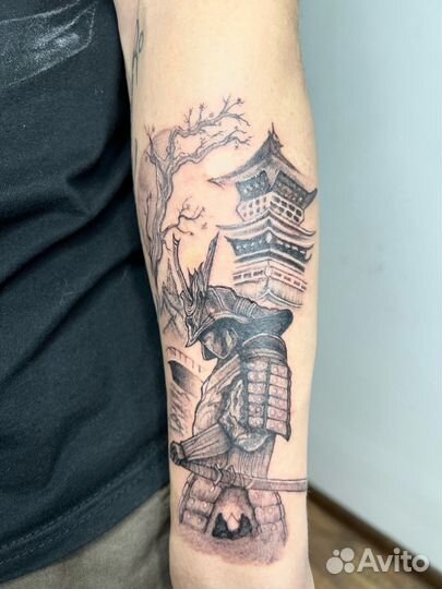 Мастер по художественной татуировке