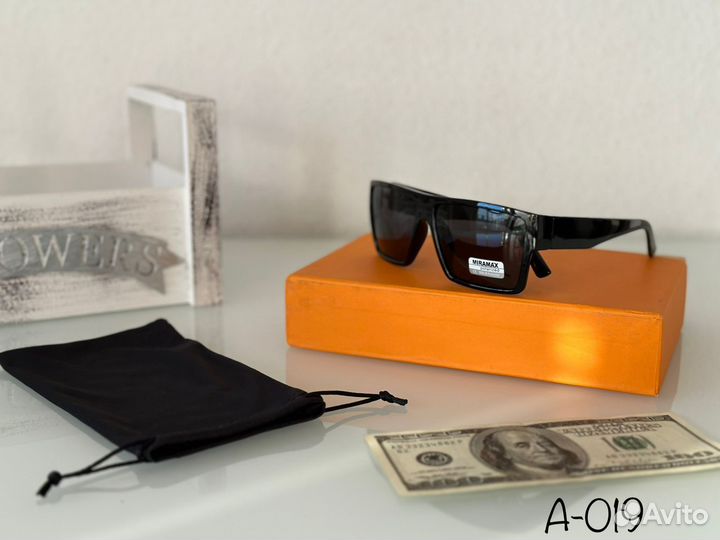 Солнцезащитные очки