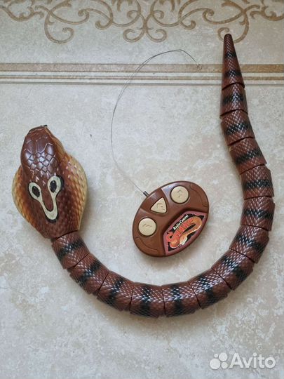 Детские игрушки, змея на пульте управления