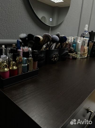 Аренда места визажист бровист