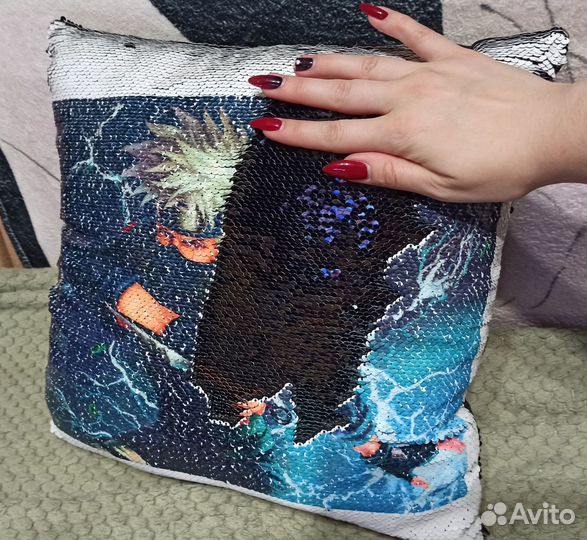 Подушка с пайетками Какаши Хатаке