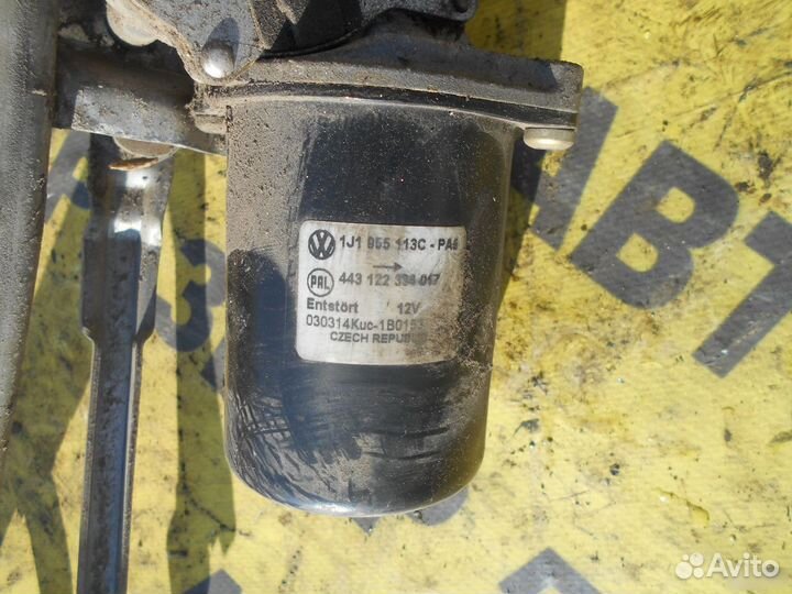 Моторчик стеклоочистителя перед Skoda Octavia A4