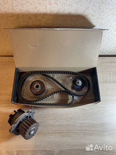 Комплект грм Gates с помпой двигатель ваз 21129