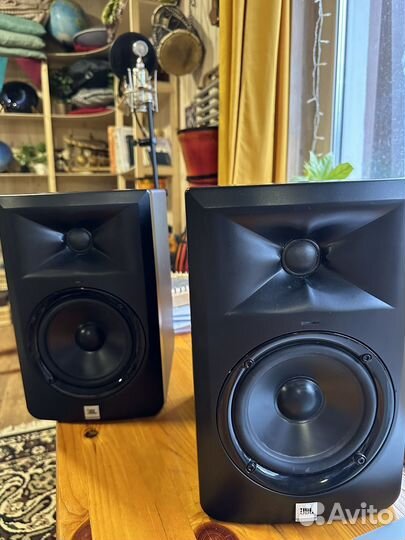 Студийные мониторы JBL 305p mkii