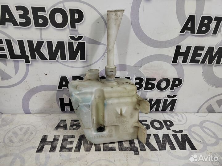 Бачок омывателя Nissan Primera P12