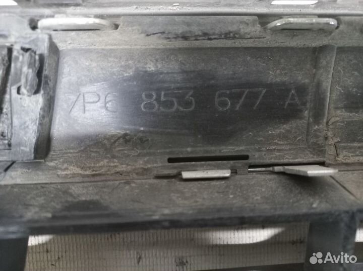 Решетка в бампер VW Touareg (NF) II (2010–2014)