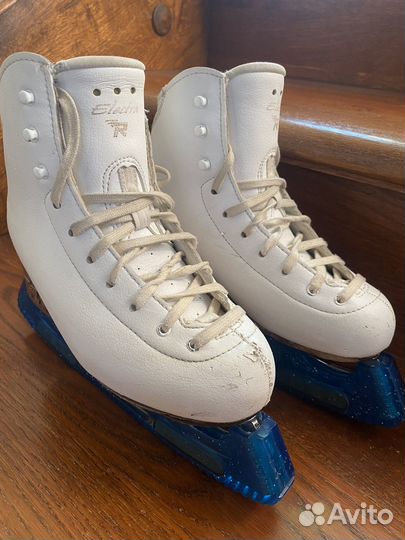 Фигурные коньки risport