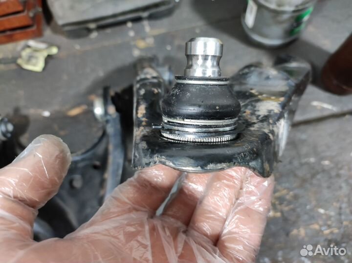 Рычаг подвески renault logan