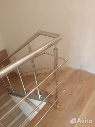 Перила с боковым креплением